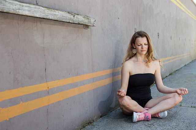 Find din indre ro med Toorx yogamåtte – en guide til yoga for begyndere
