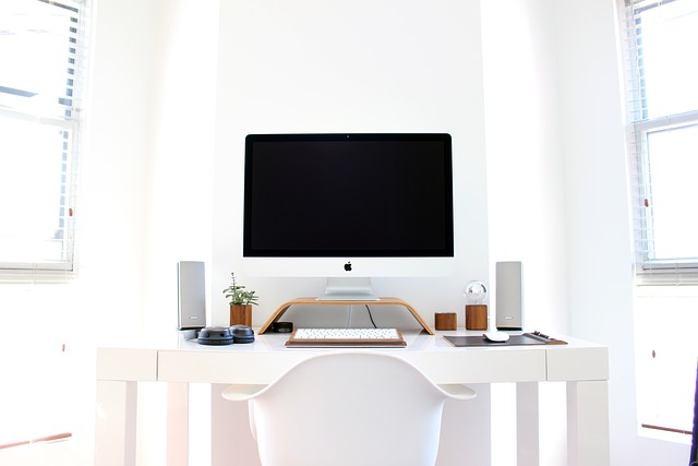 Tid til at opgradere dit hjemmekontor? En guide til valg af den rette skrivebordslampe